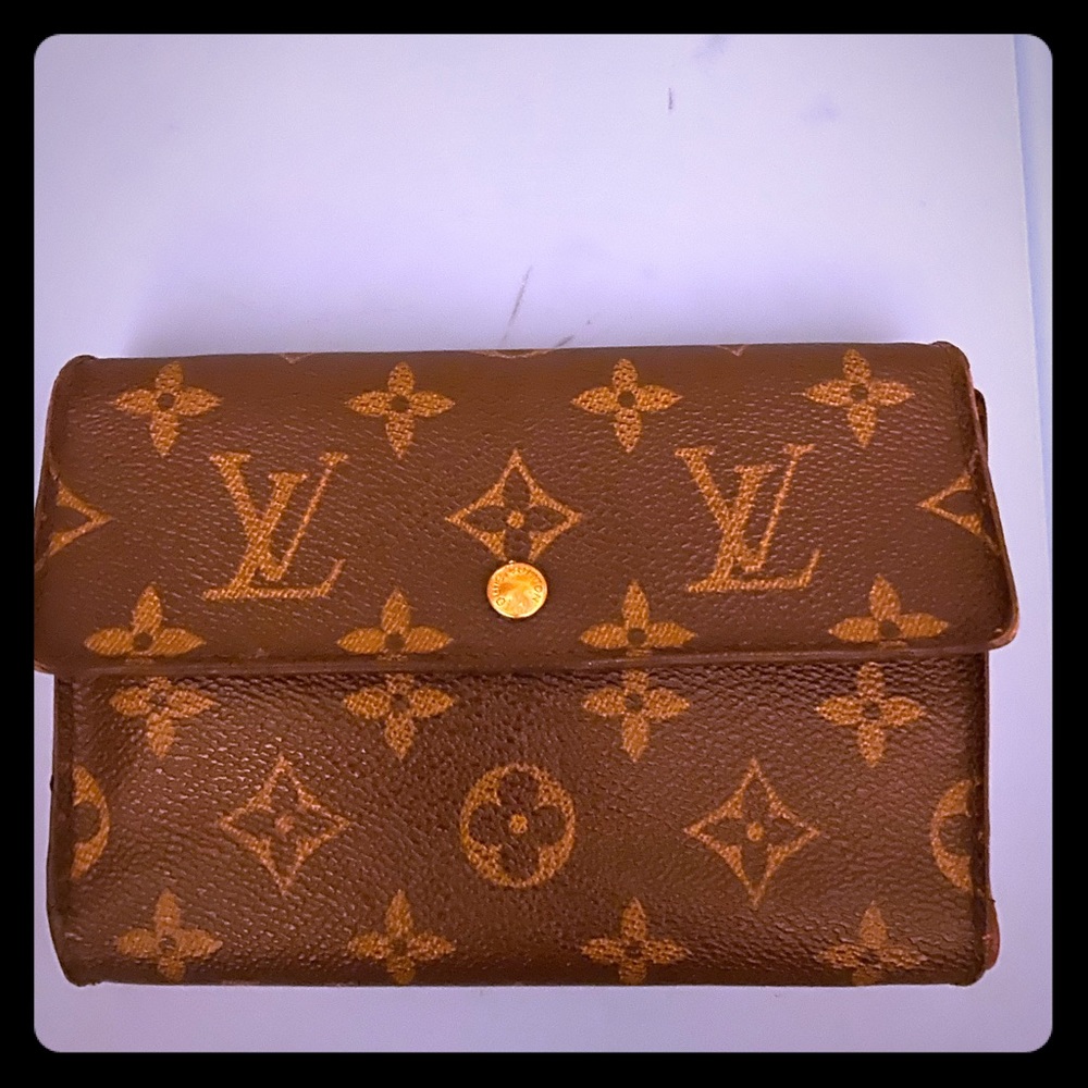 Louis Vuitton Tresor Porte Etui Papiers Trifold